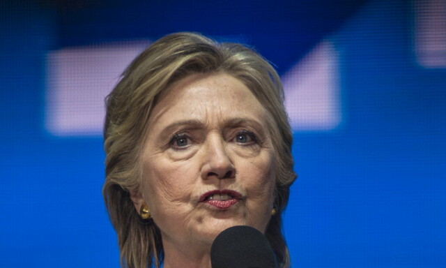 image: Har ikke funnet noe straffbart i nye Clinton-eposter